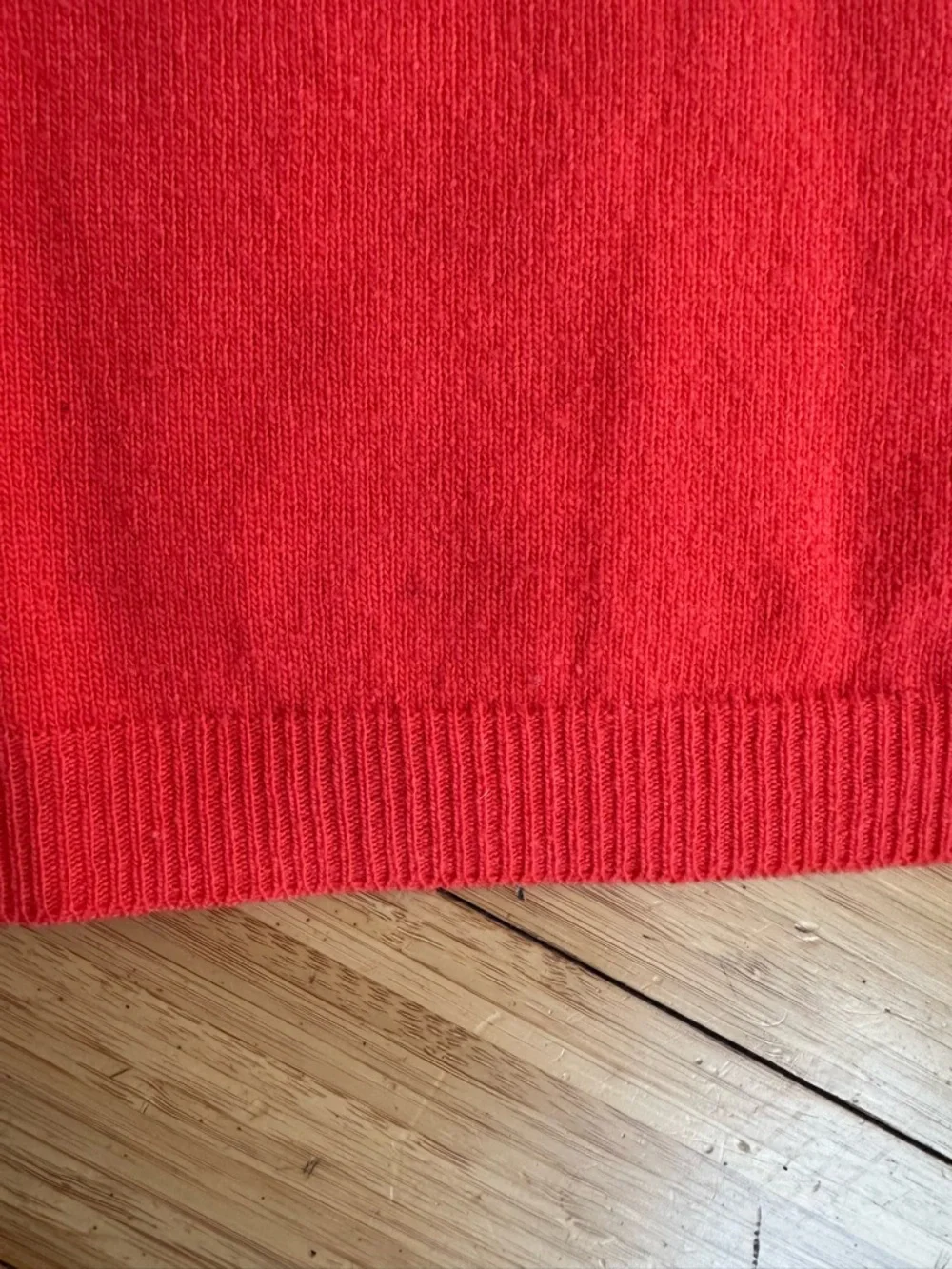 Benetton 100% Wool Coral Red Sweater Size S Classic Crewneck Knit